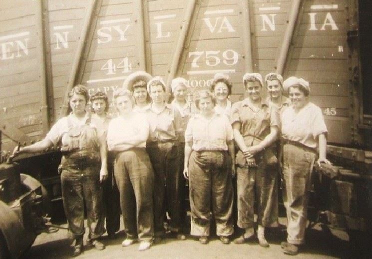 Harbison-Walker refractory women workers, 1945