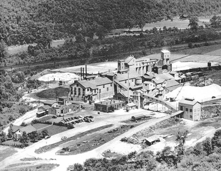 Sand plant near Mapleton, 1940s